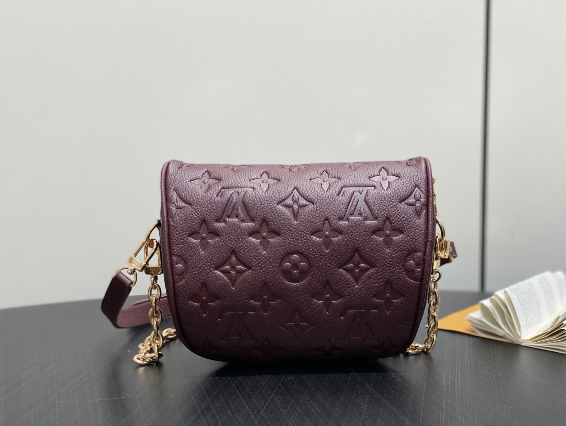 LV Mini Bumbag M13827 17x12x9.5cm