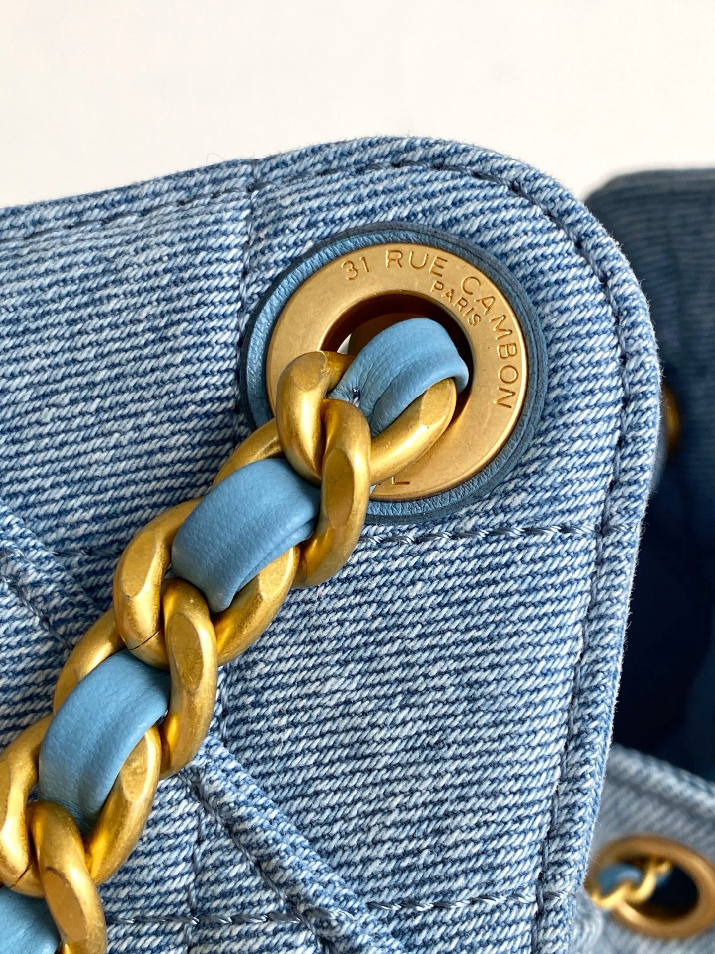 CHANEL 25C Bucket Bag 20x22x12.5cm