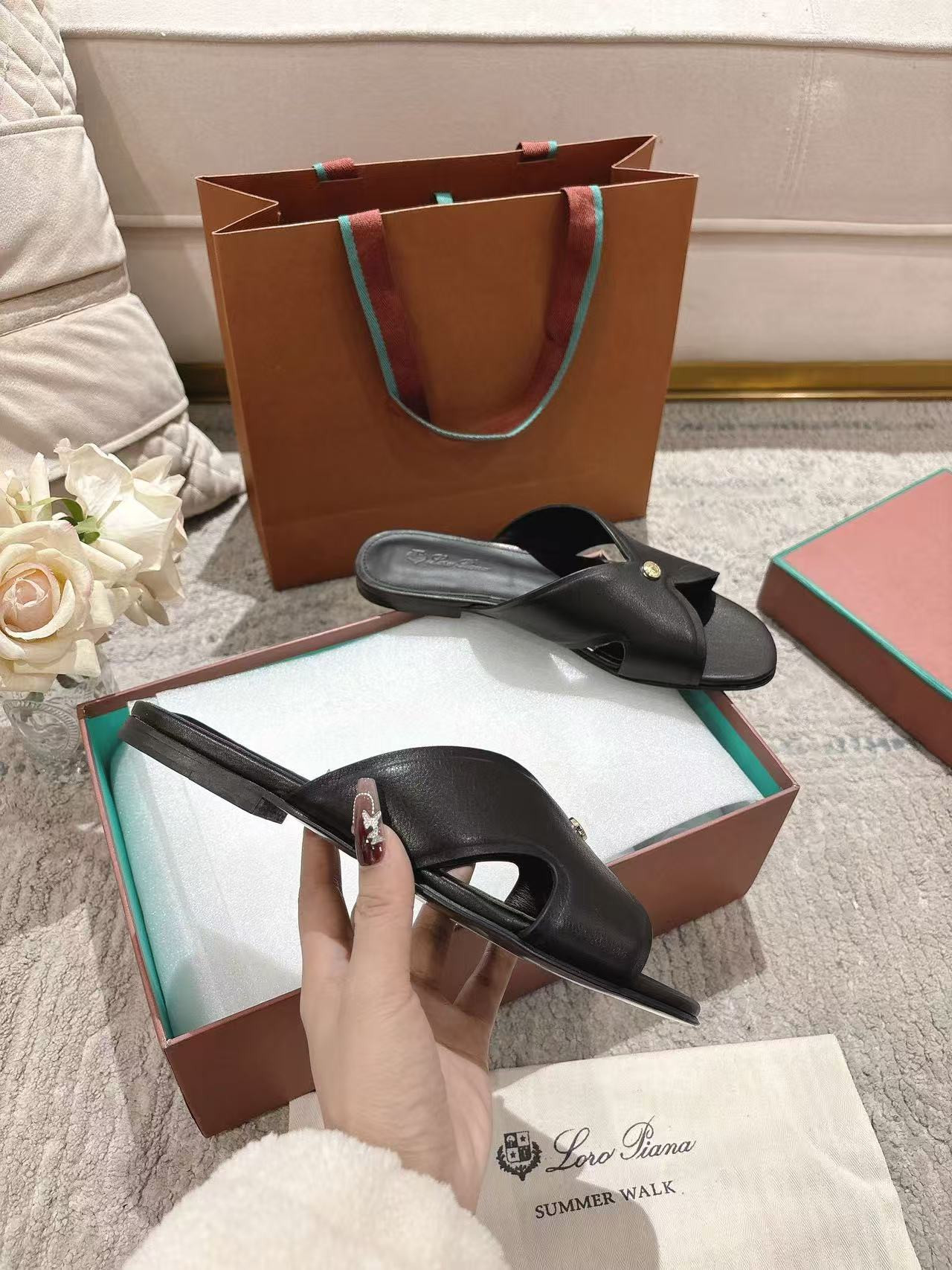 UA L0r0 P1ana Vera Sandal