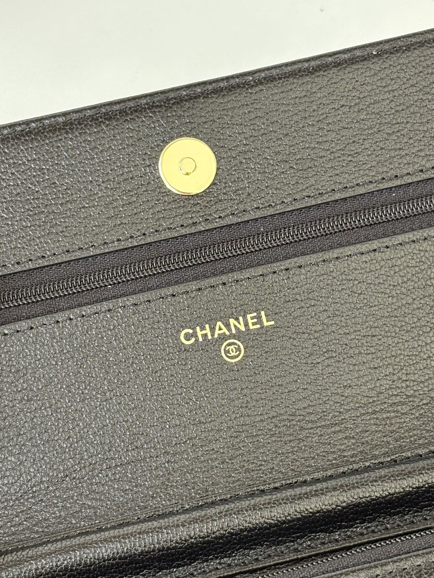 Ch**el Wallet On Chain AP5301 19x12.5x3cm