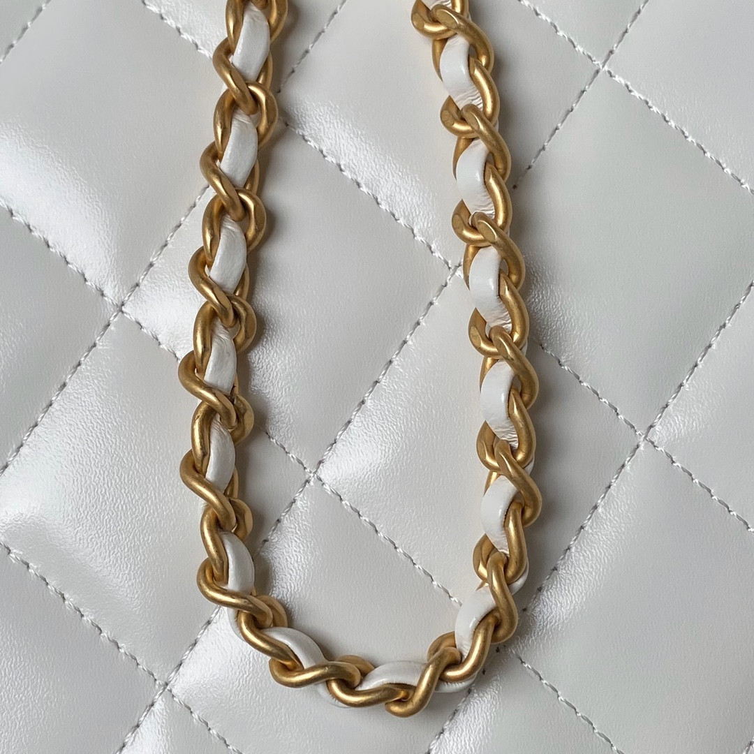 Ch**el Small 24C Flap Bag  AS2649 22×14.5×8cm