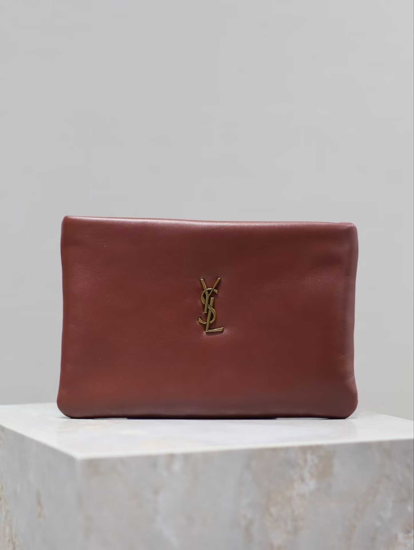Y51 CALYPSO small pouch in lambskin 23x16x3cm