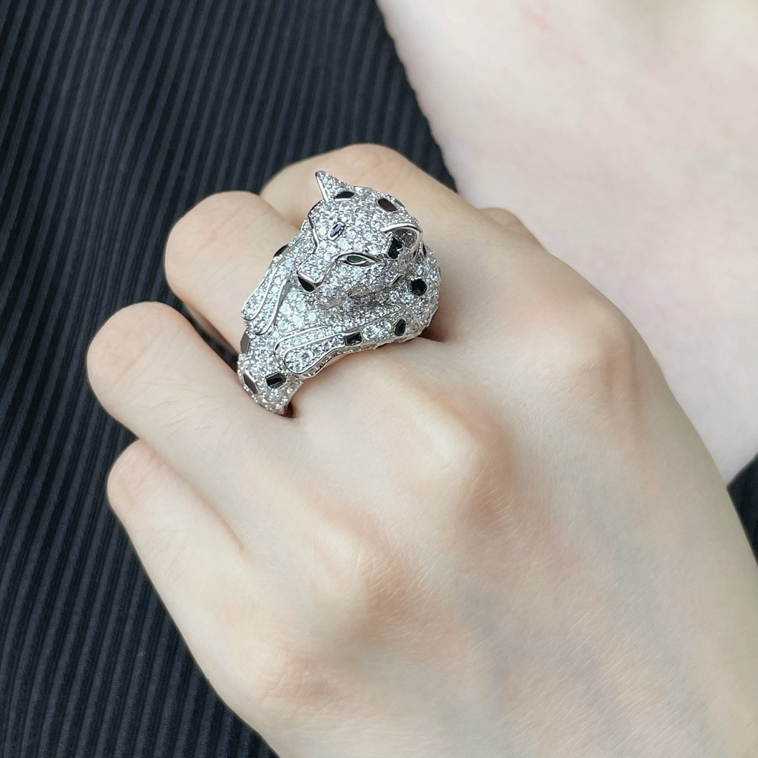 Ca*t1er Spotted Panther Head Ring