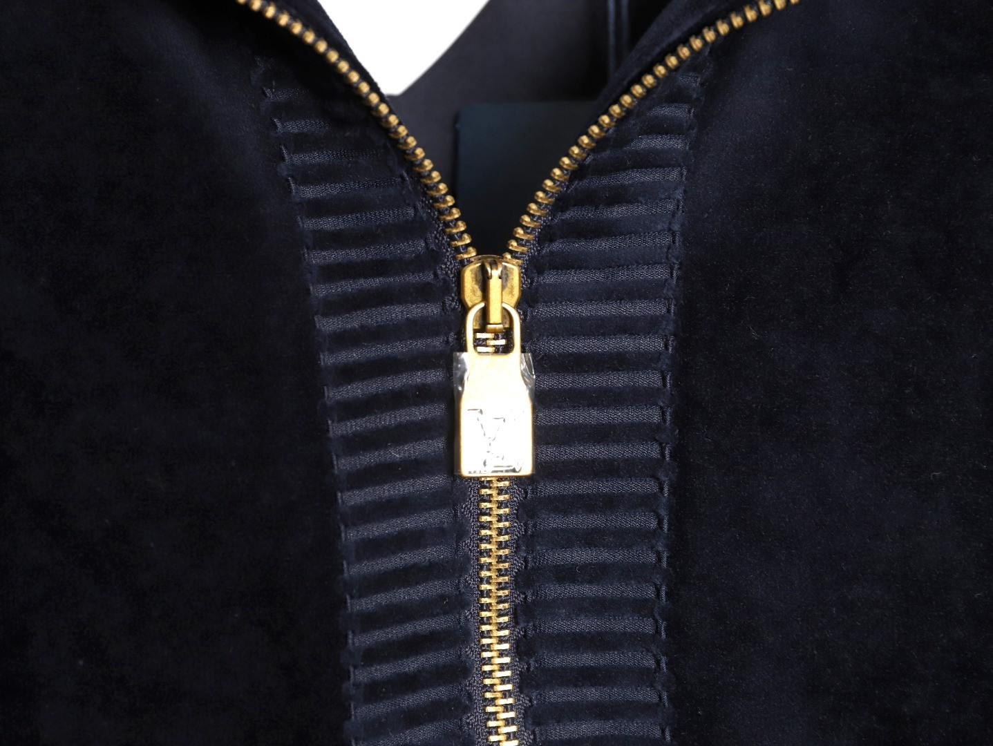 l0vis Vvtt0n lv coats suit