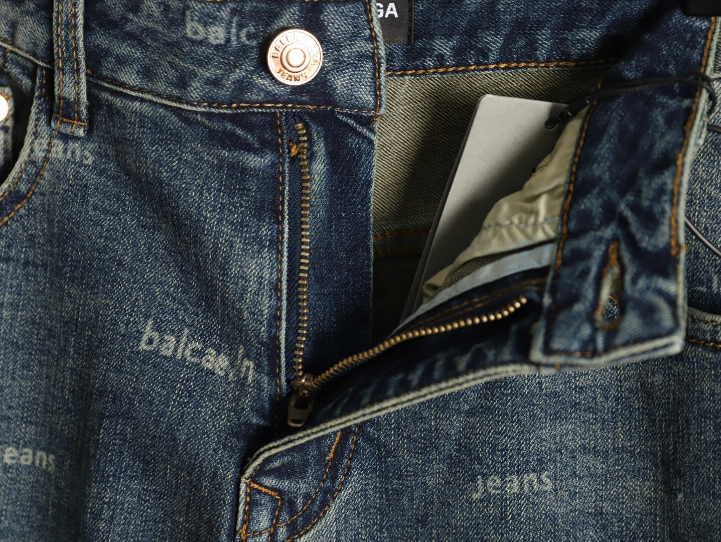 Ba1en*iaga Jeans