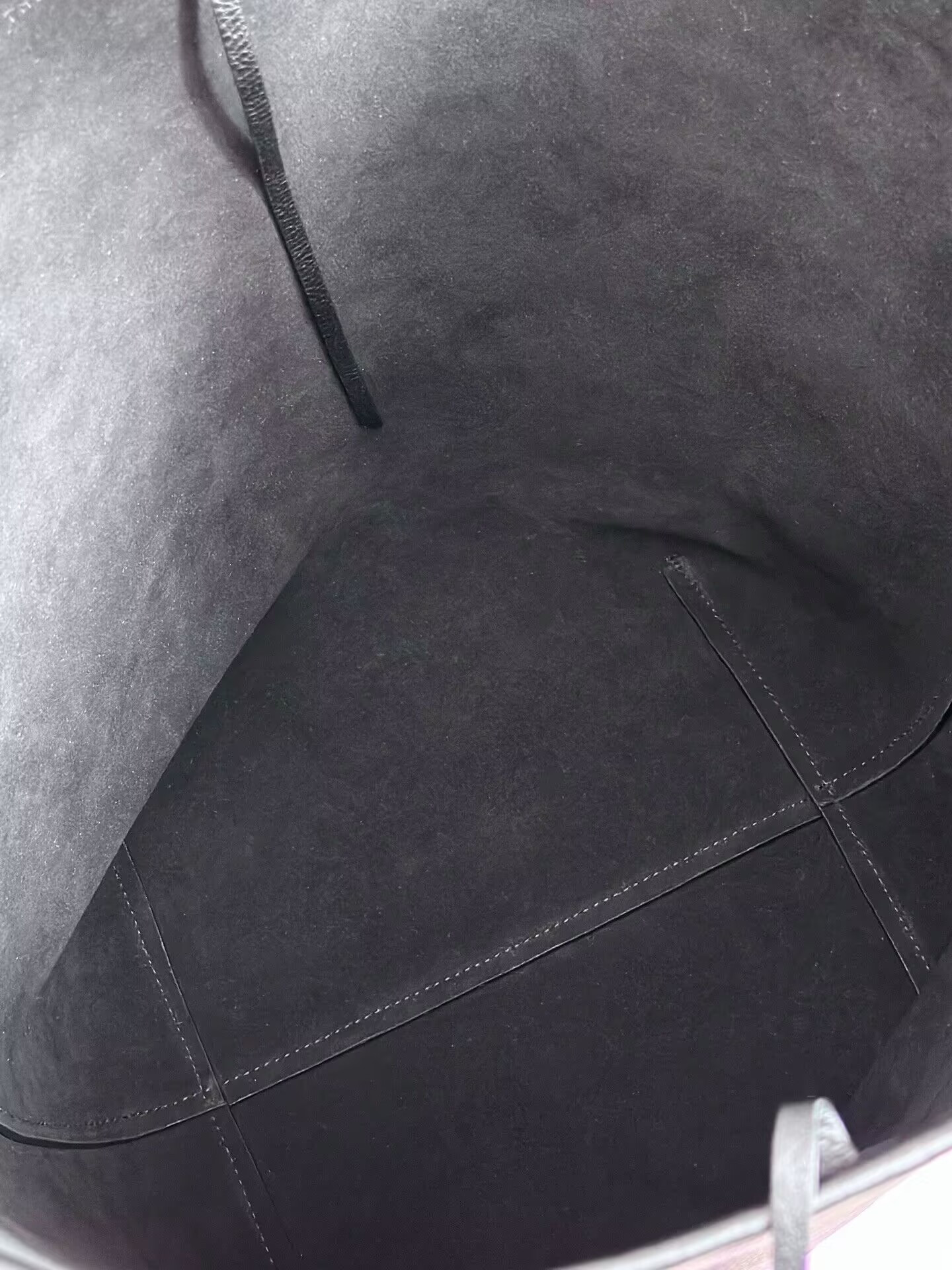 The R0w Large N/S Park Tote Bag in Leather 38x43x20cm