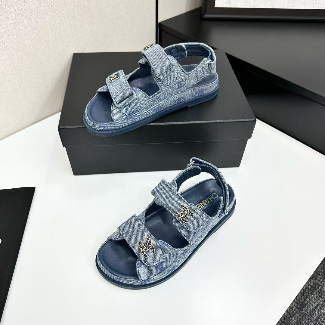 UA Ch**el Slides