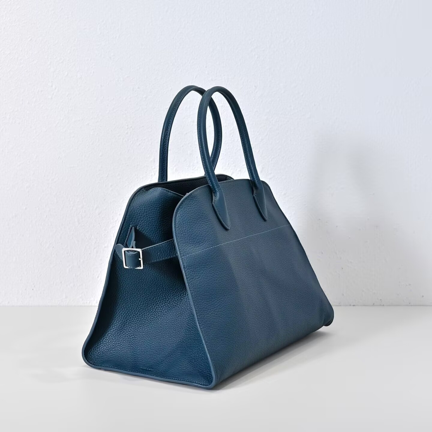 The R0w MARGAUX 15 38.5x16x30cm