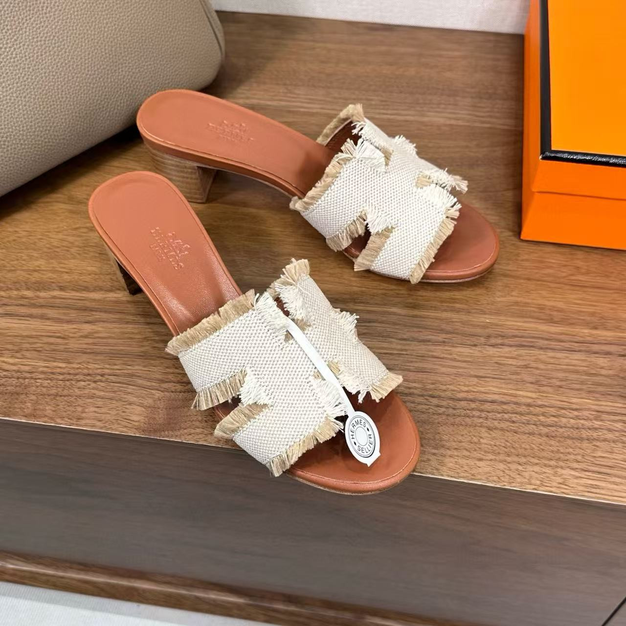 UA H**me5 Oasis Sandal