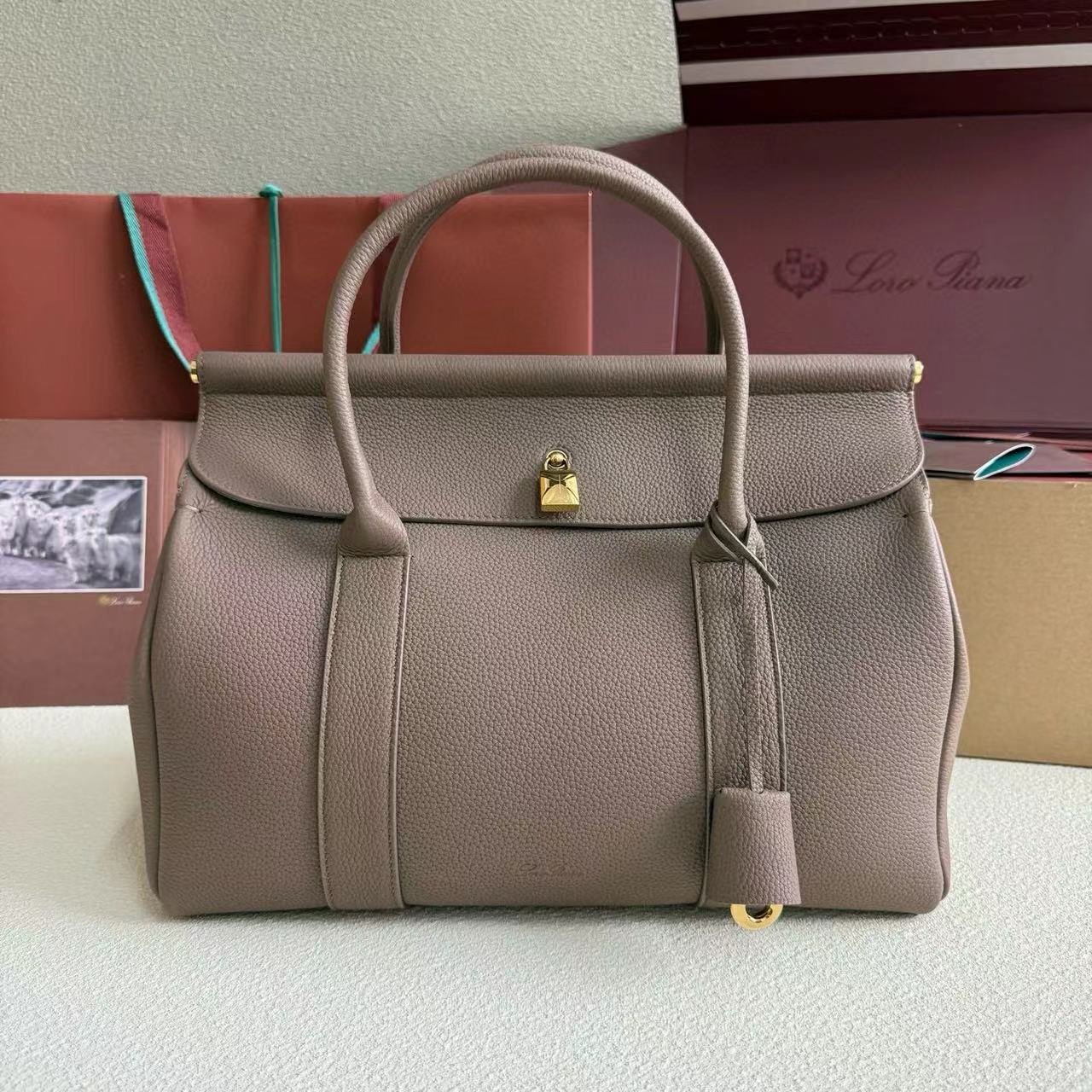 Loro Piana Loom Bag L32 Grained Calfskin 33 x 23 x 18 cm