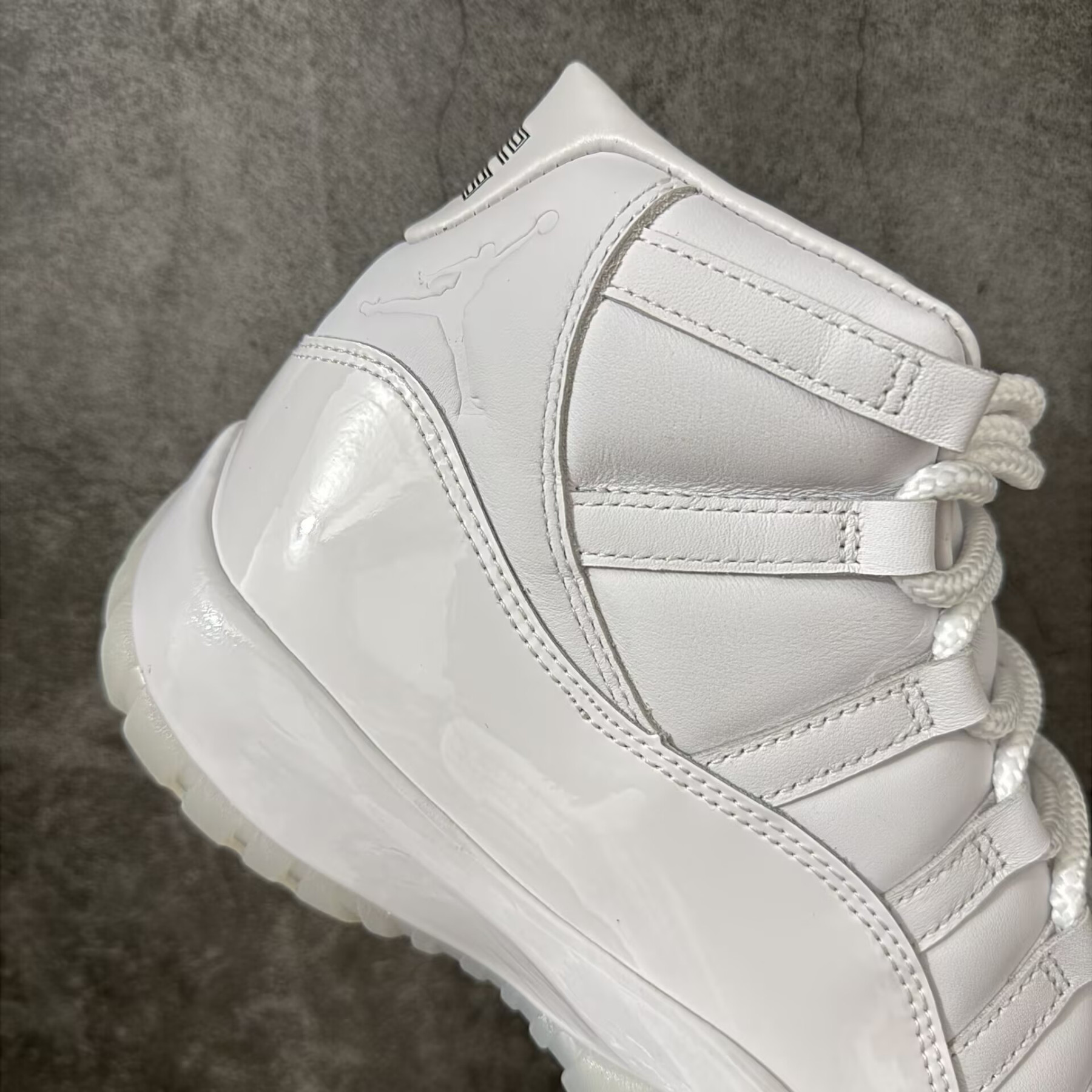 UA AIR JORDAN 11