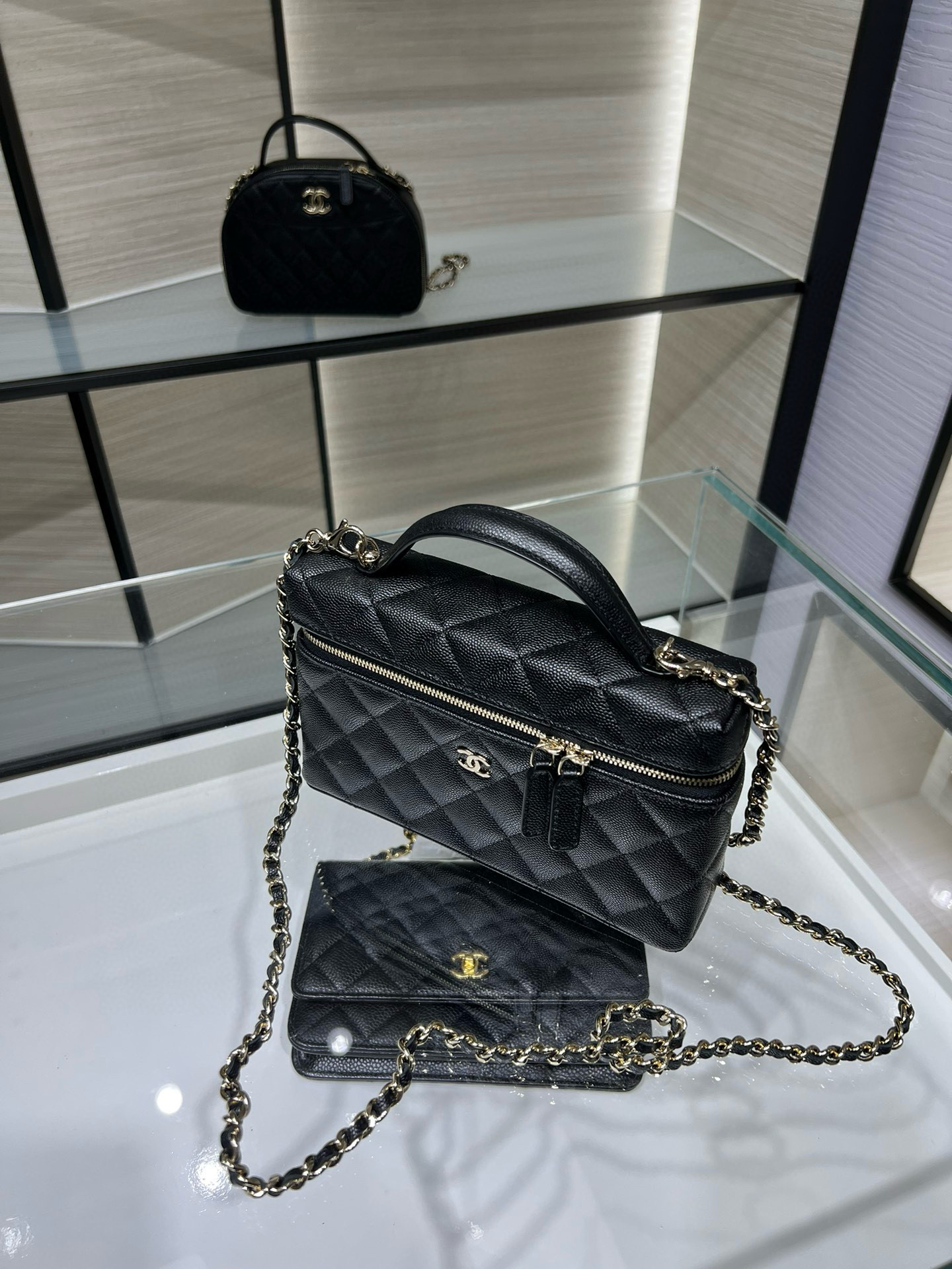 Ch**el classic vanity with chain handbag 17x19.5x5cm