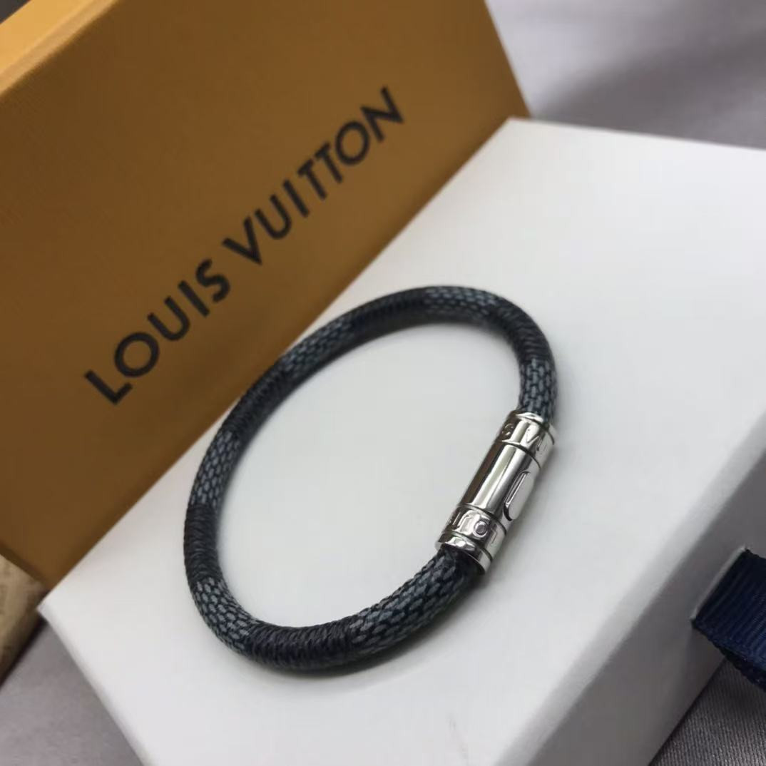 L0vis Vvtt0n Keep It Bracelet