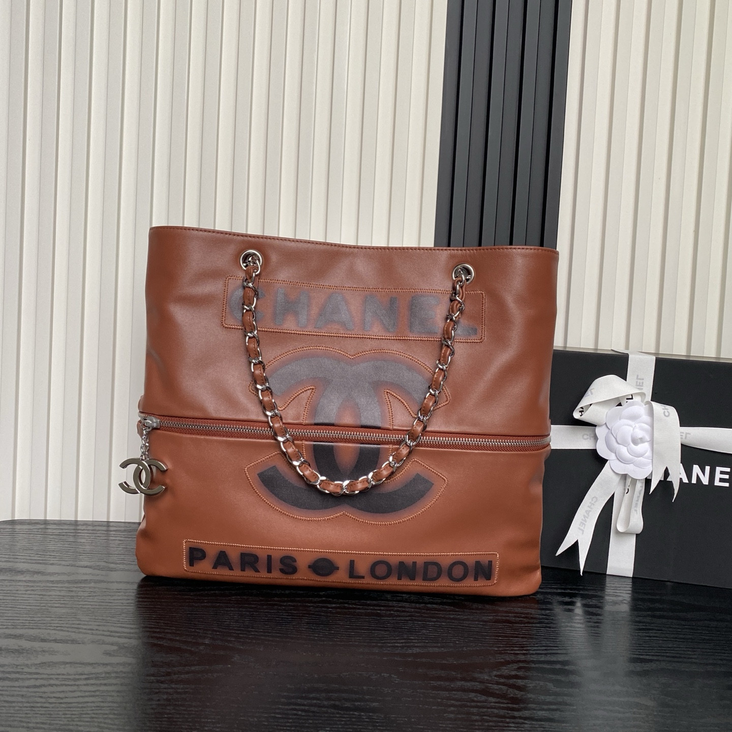 Ch**el vintage graffiti expandable tote bag as9903 38x33cm