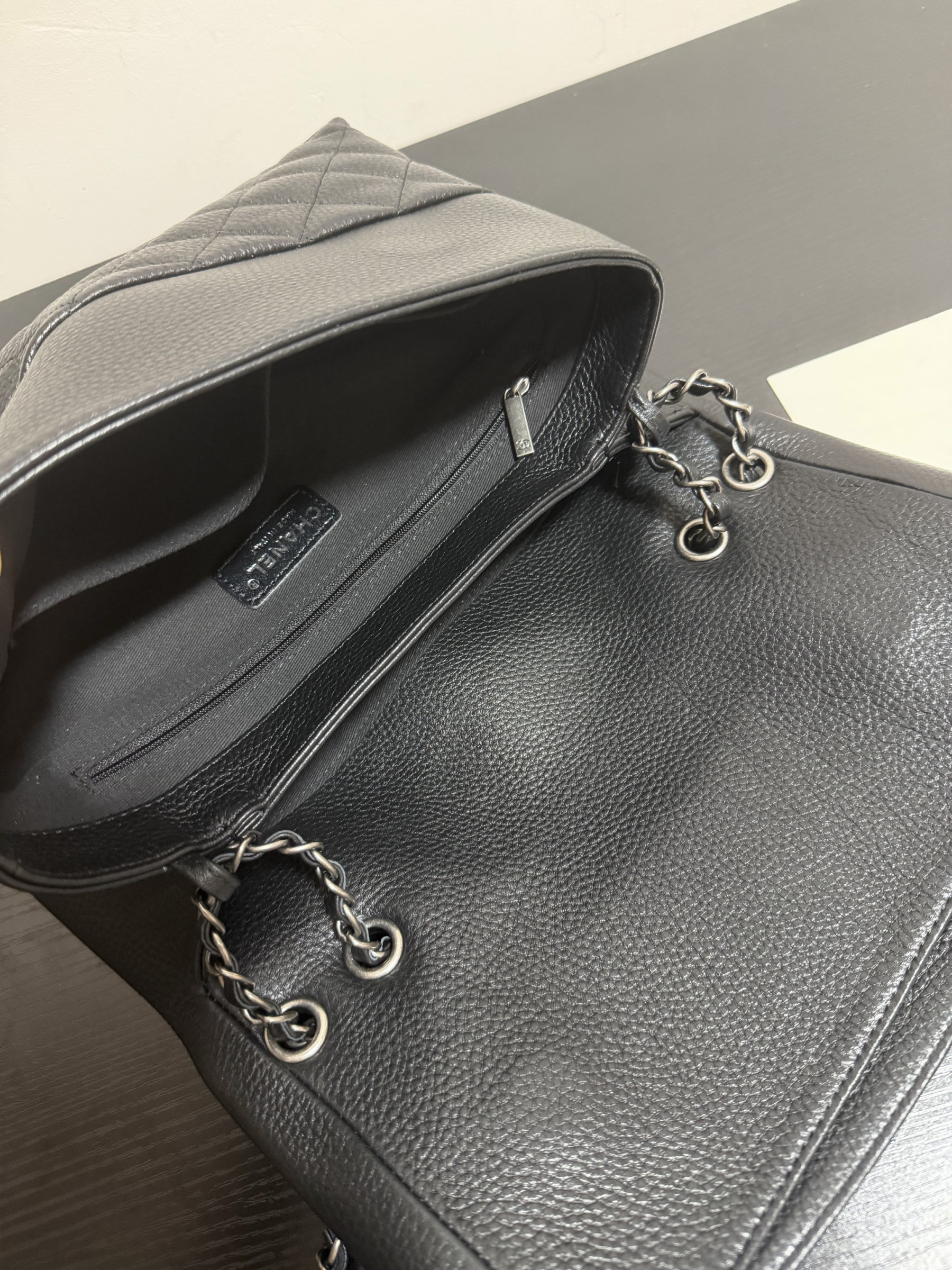 Ch**el hampton flap handbag as7095 32x19x7.5cm
