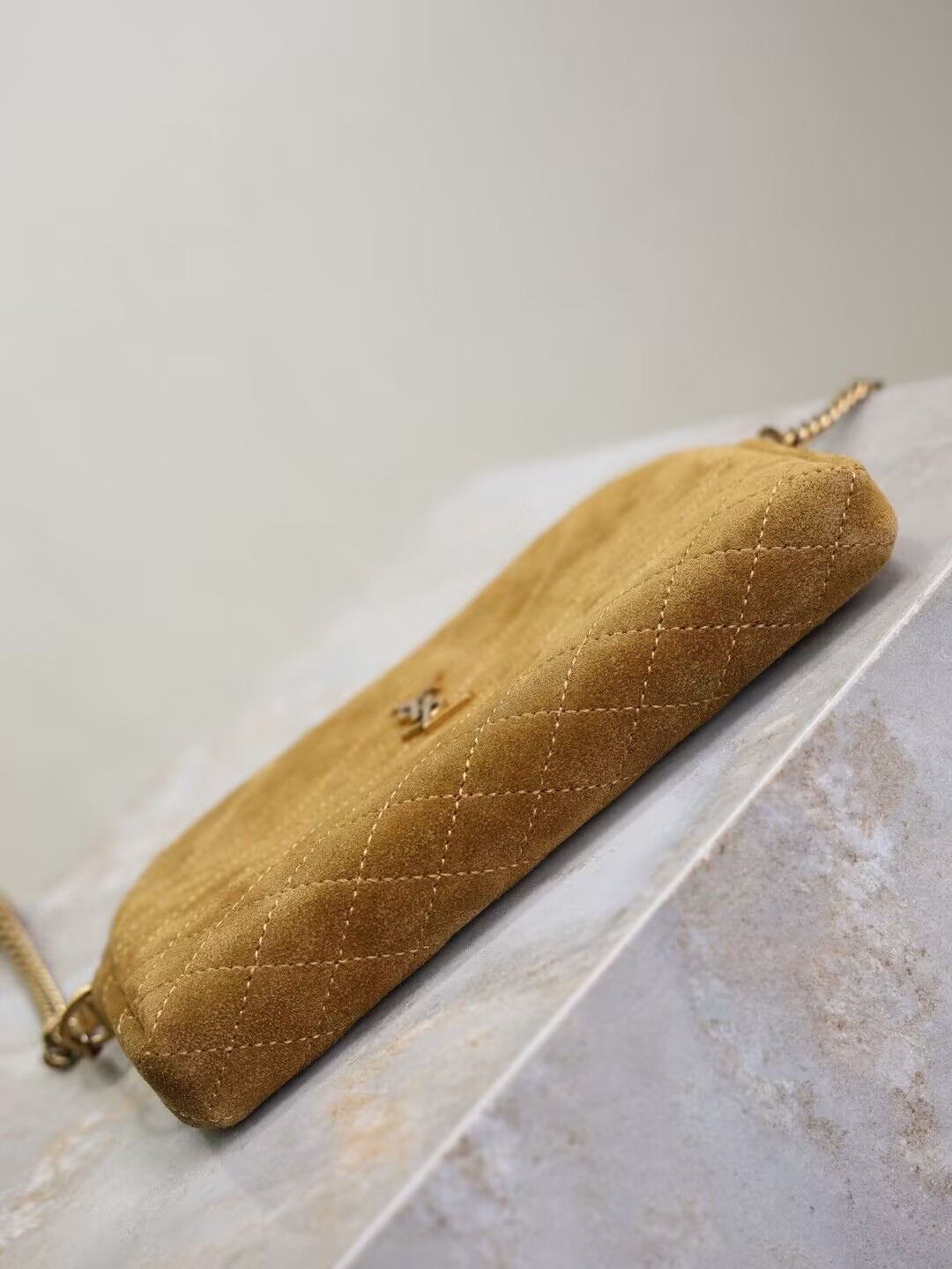 Y51 Gaby ZIPPED POUCH IN SUEDE 18x13x3.5cm