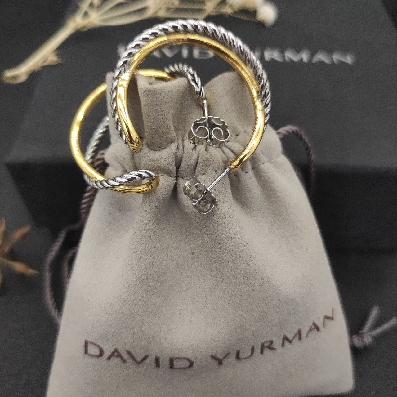 David Yurman cross twist Earrings(Inner diameter about 2.5cm)