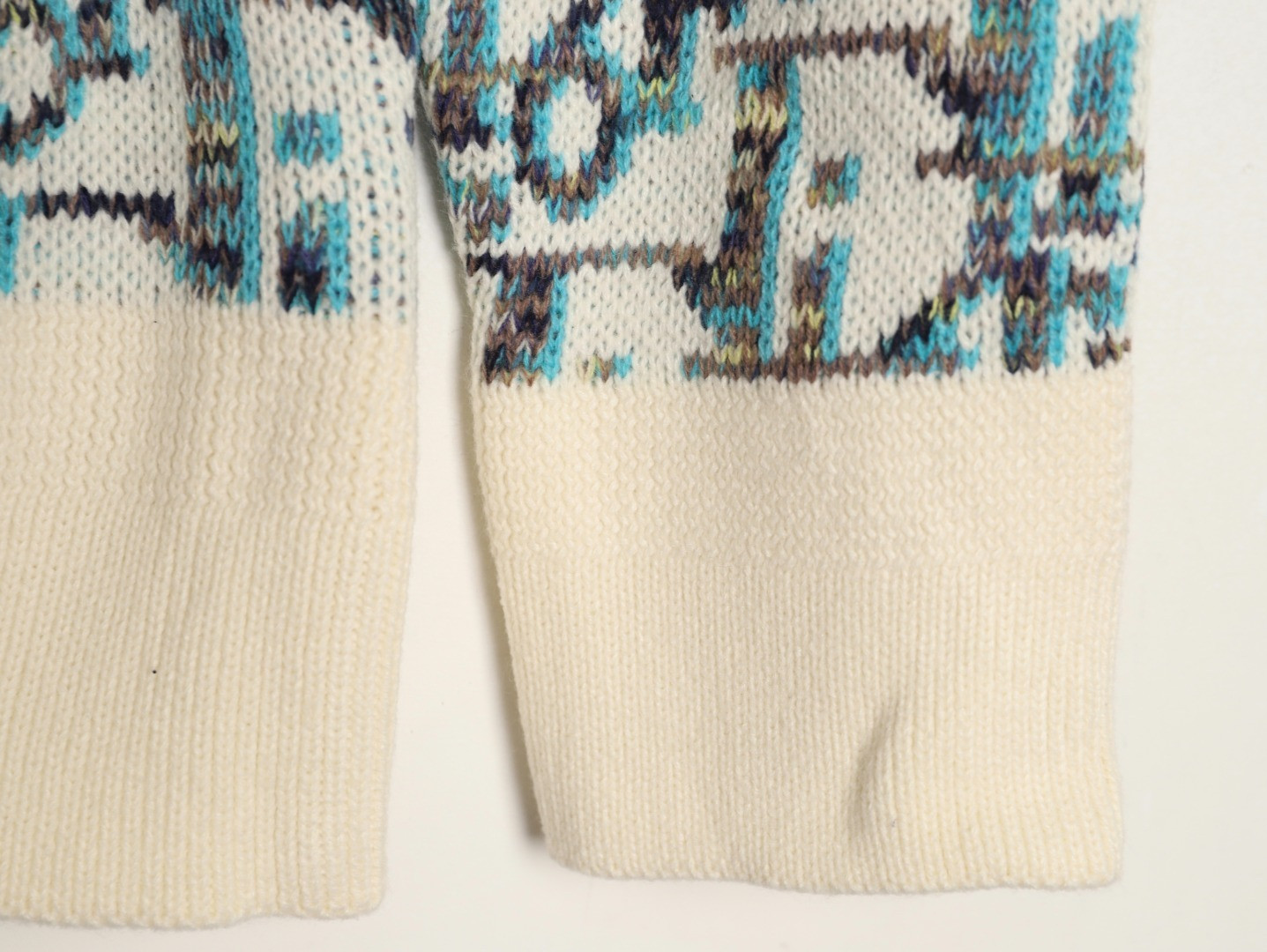 D10r 25ss Cardigan Sweaters