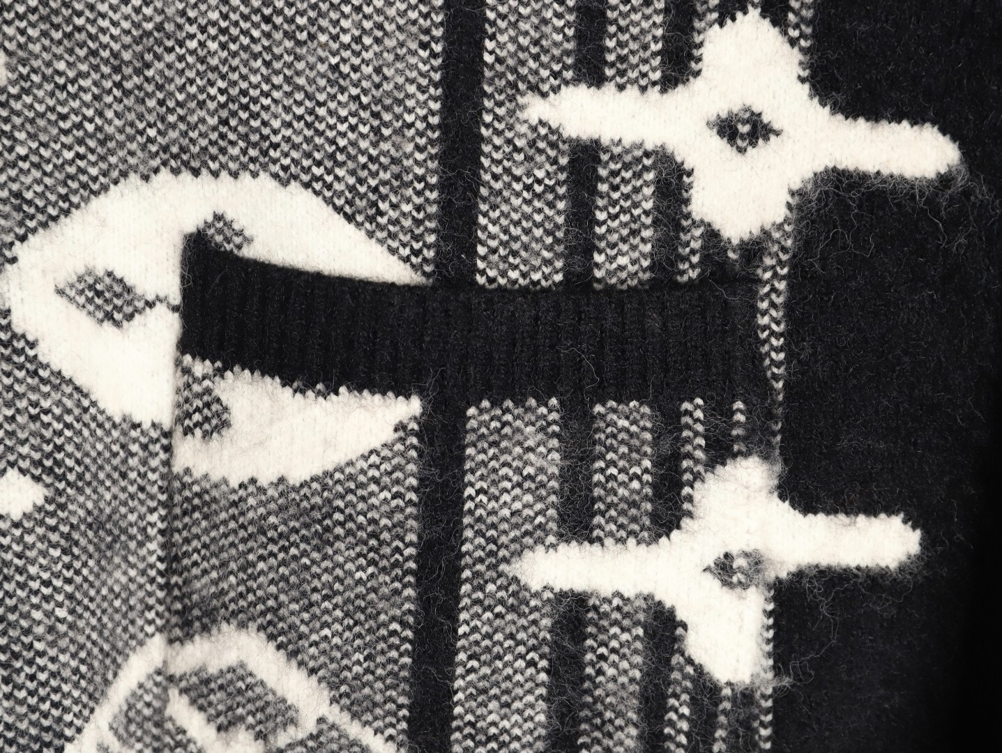 L0vis Vvtt0n 25ss Knitting Cardigan