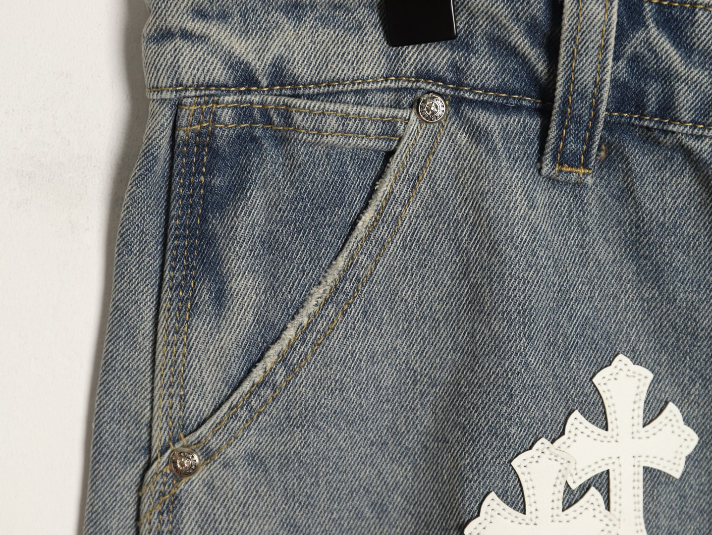 Ch*0me He**ts shorts