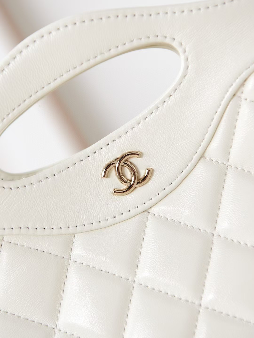 Ch**el 31 Nano Chain Bag Lambskin AS3656 17.5x20.5x4cm