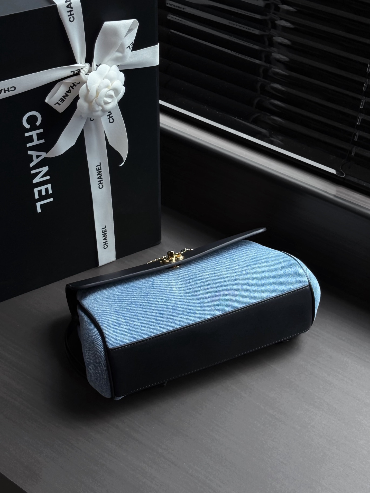 Ch**el Urban Essential Flap Bag AS6427 16x29x9.5cm