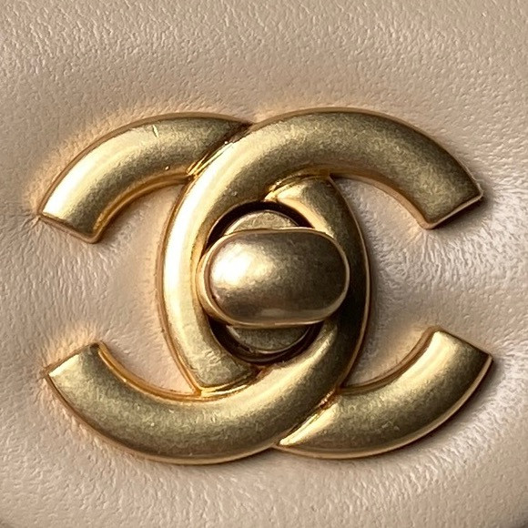 Ch**el MINI FLAP BAG 12×20×6 cm