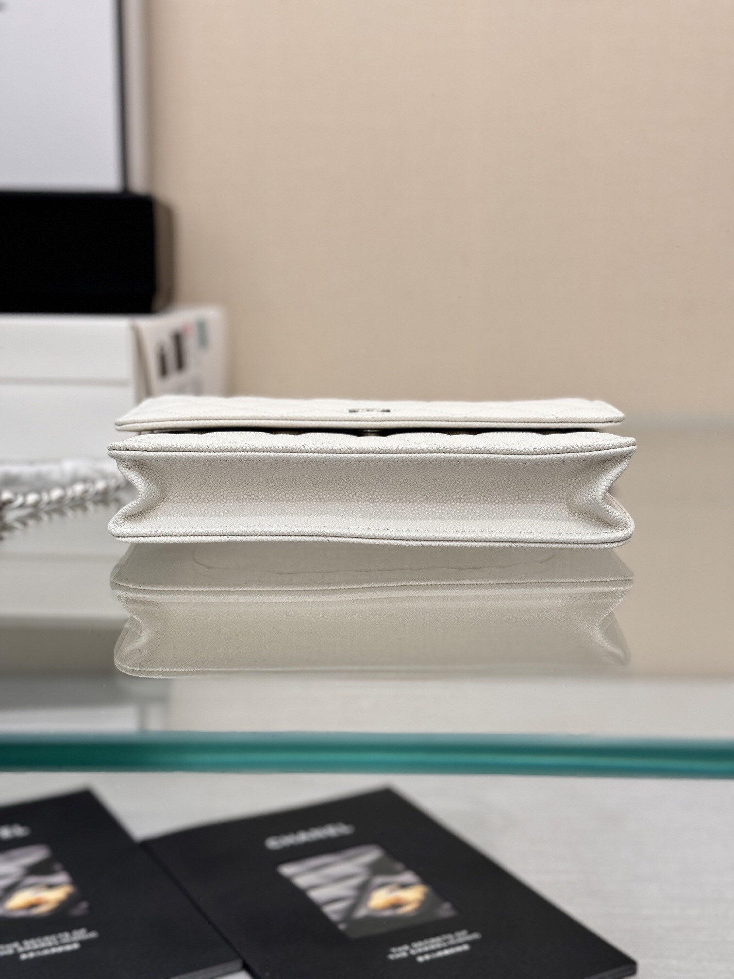 Ch**el WOC CLASSIC WALLET ON CHAIN 12.3x19.2x3.5cm