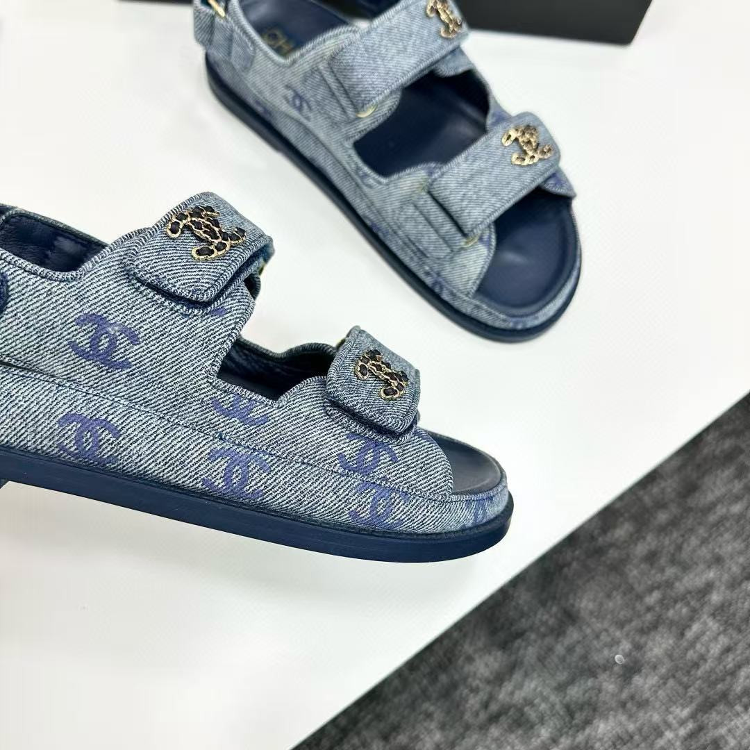 UA Ch**el Slides