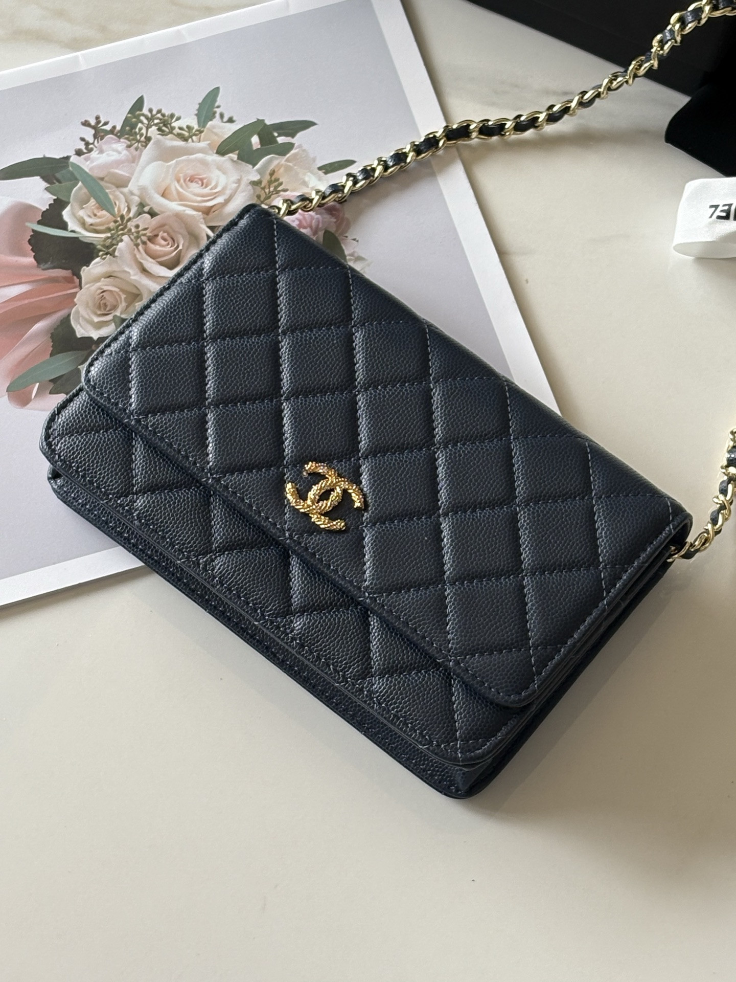 Ch**el Wallet On Chain AS5073 19x13x3.5cm