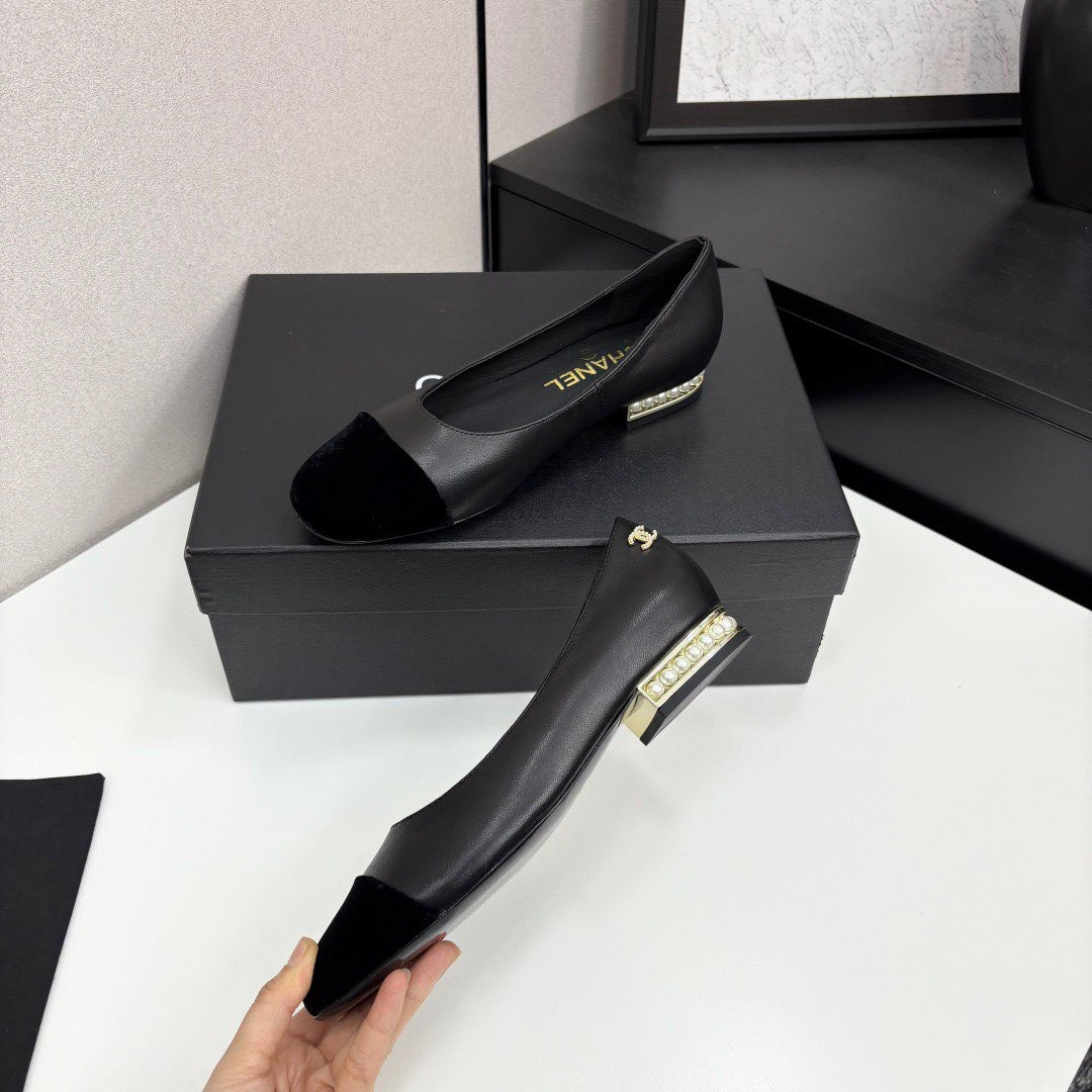 UA Ch**el Ballet Flats