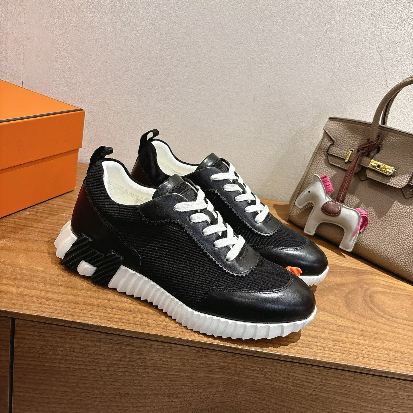 UA H**me5 Bouncing Sneaker