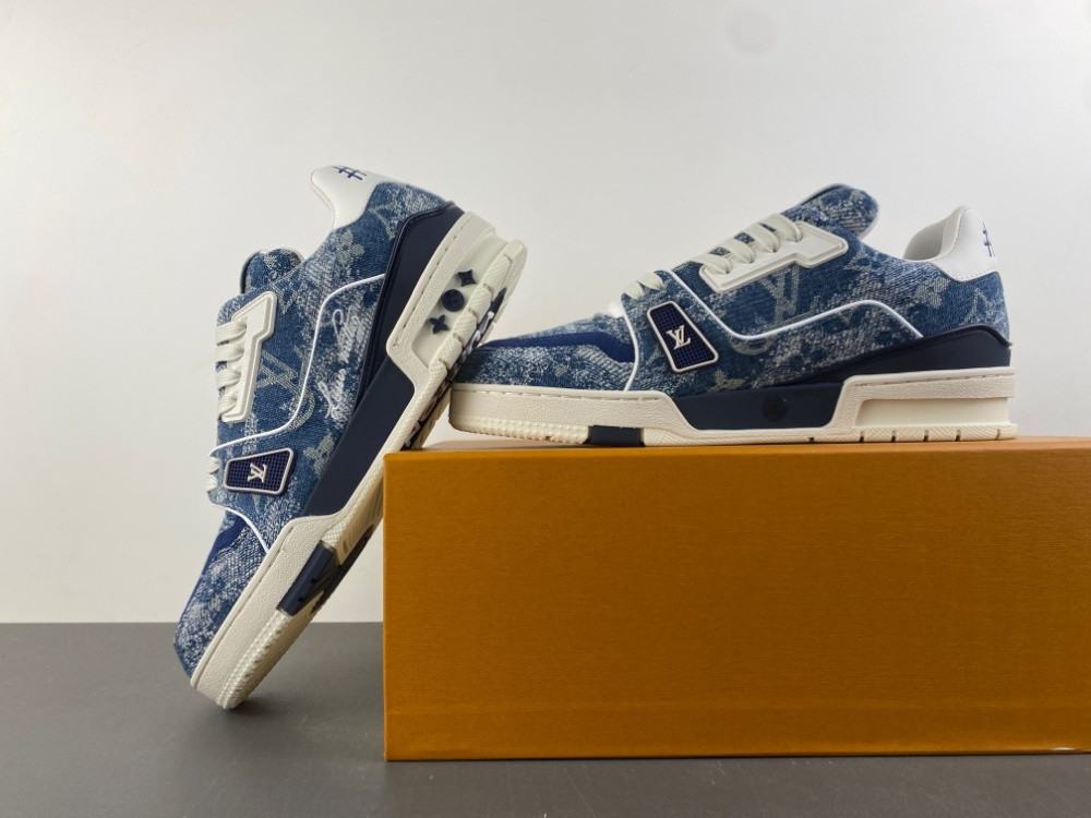 UA LV trainer Sneakers