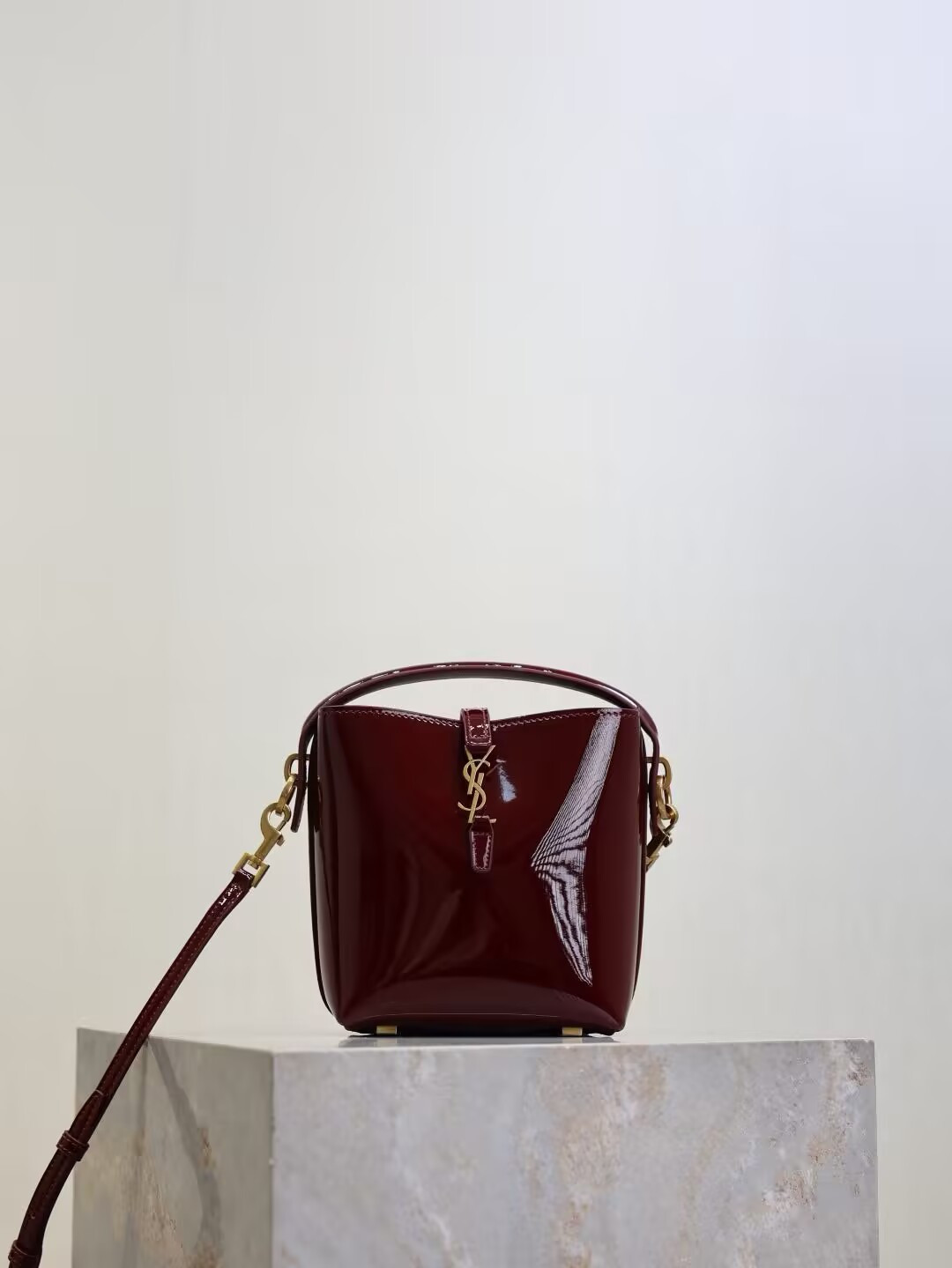 Y51 LE 37 Mini in Patent Leather 15x13x6cm