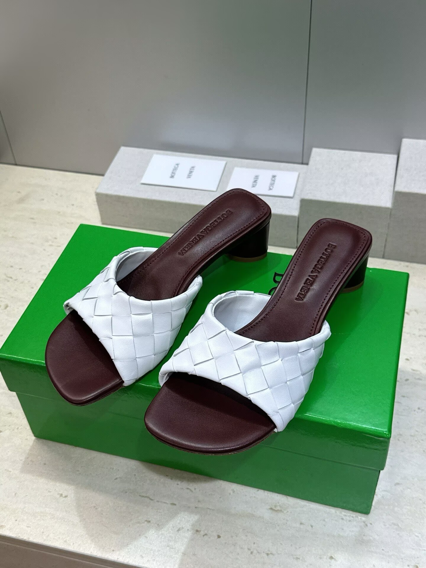 UA B0tt*ga Ven*ta Slides 4.5cm Heel