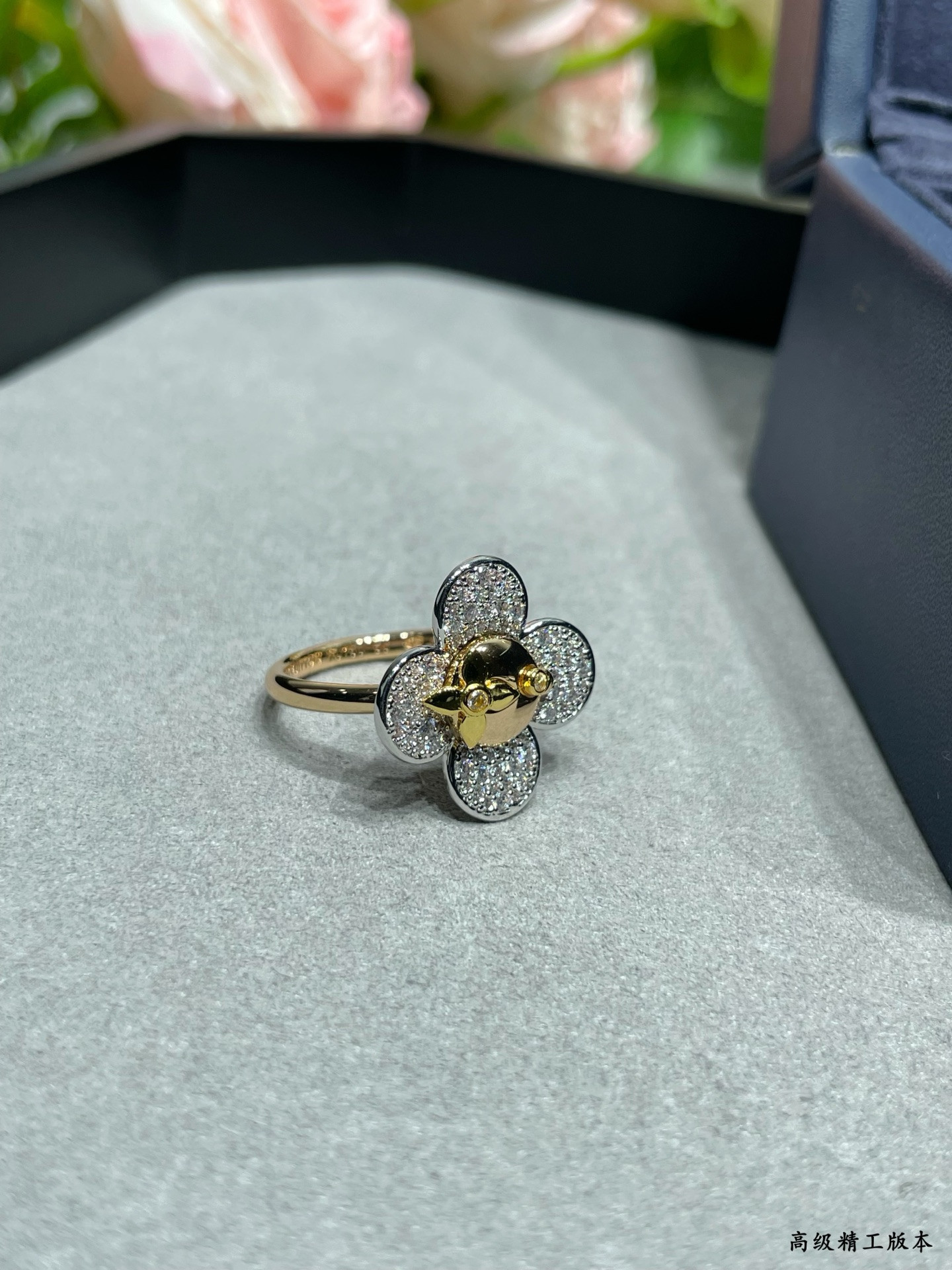 L0vis Vvtt0n Ring