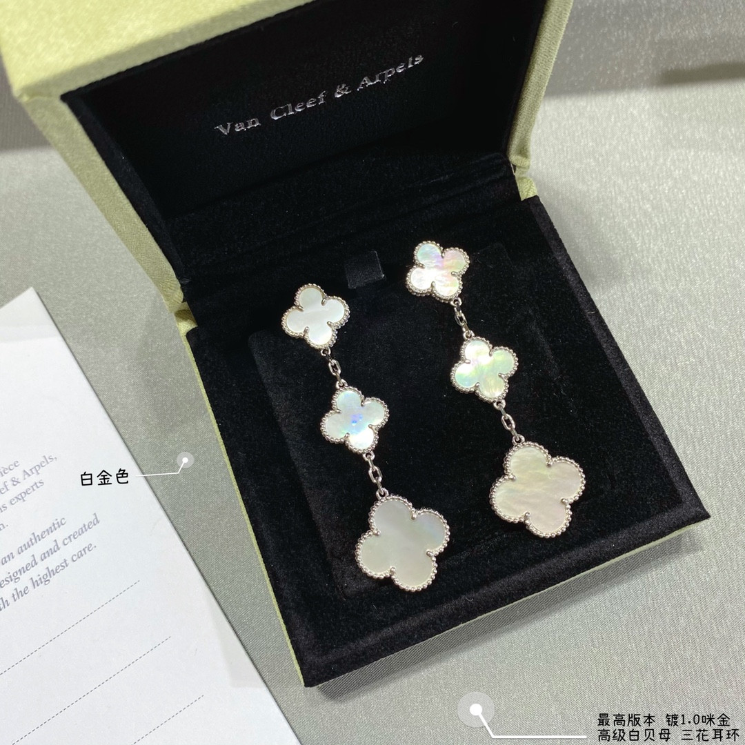 V*n Cl**f & Arpels High-grade white Fritillaria three flowers Earrings