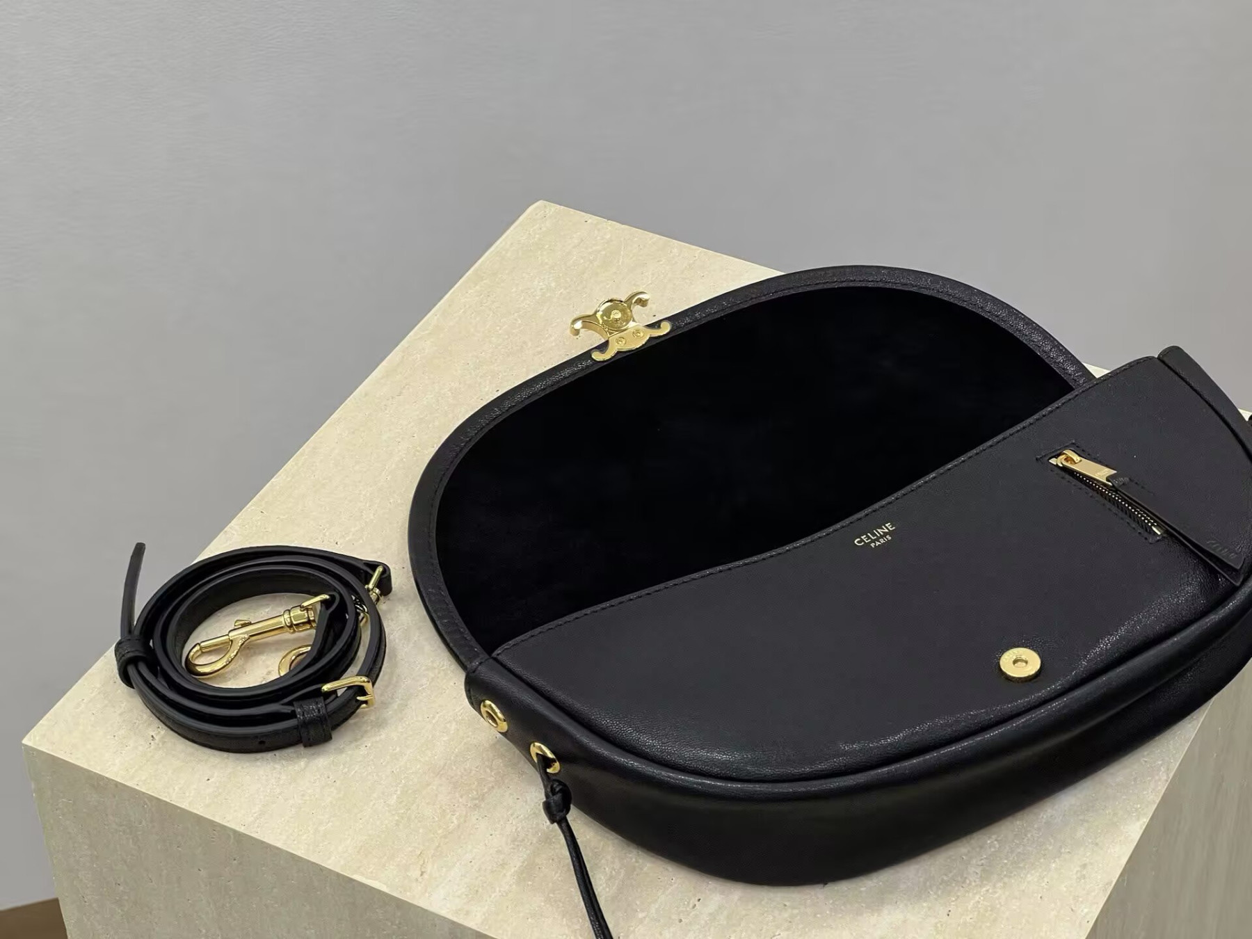 Ce1i*e HALFMOON SOFT TRIOMPHE BAG IN S*pPLE SHINY LAMBSKIN 25x13x5cm