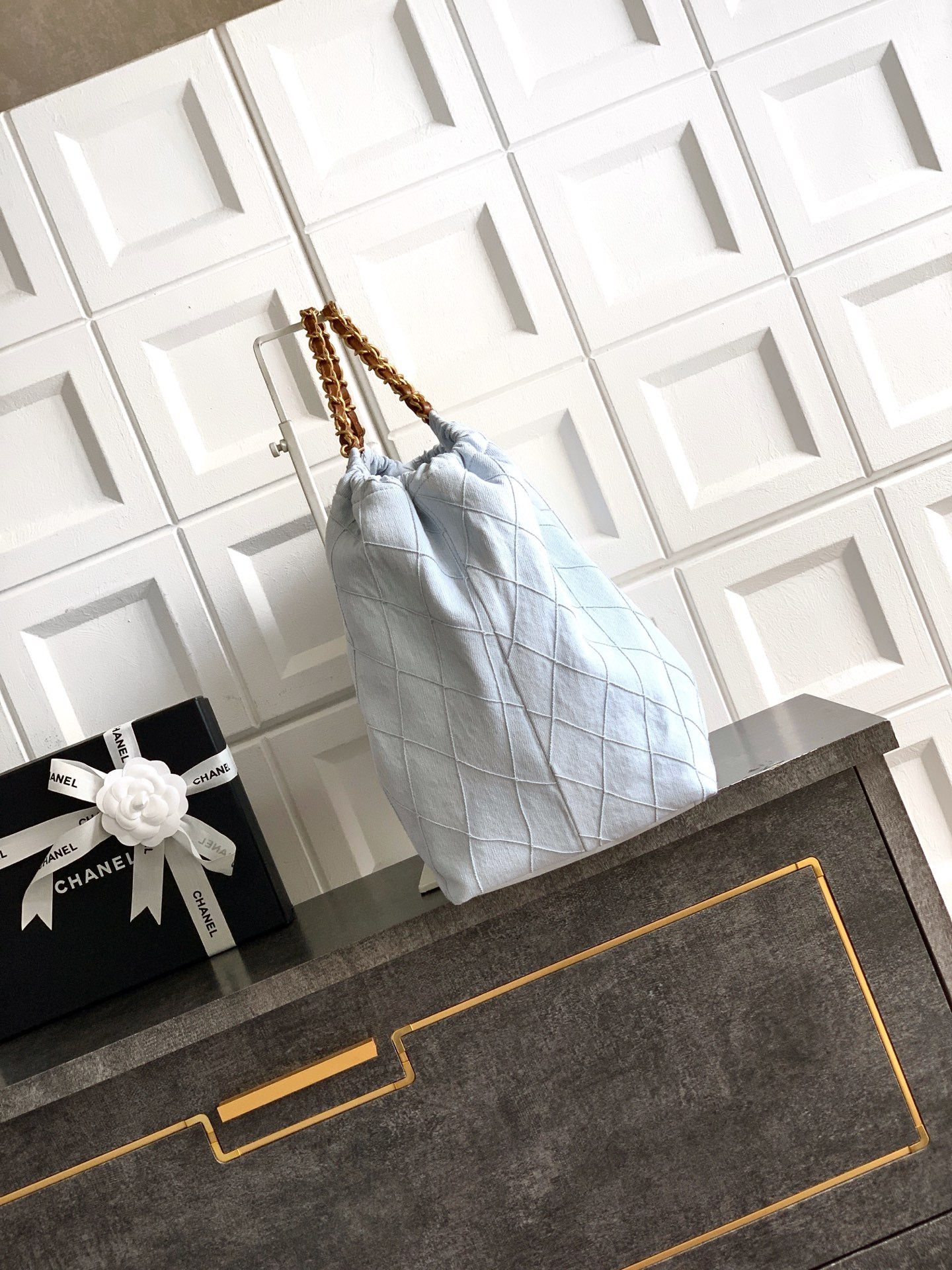 Ch**el small shopping bag as6191 20x43x17cm