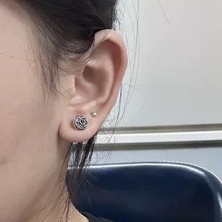 Ch*0me He**ts Earrings