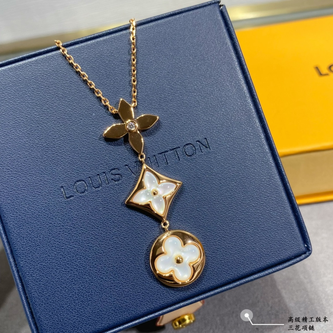 L0vis Vvtt0n Three-Flower Necklace Rose Gold