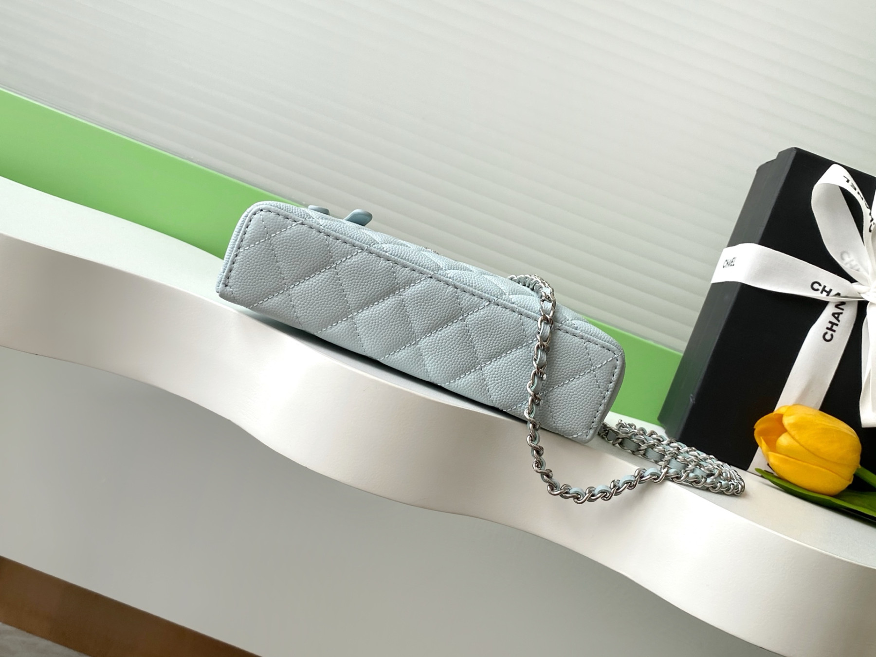 Ch**el long vanity with chain ap4854 19.5x17x5cm
