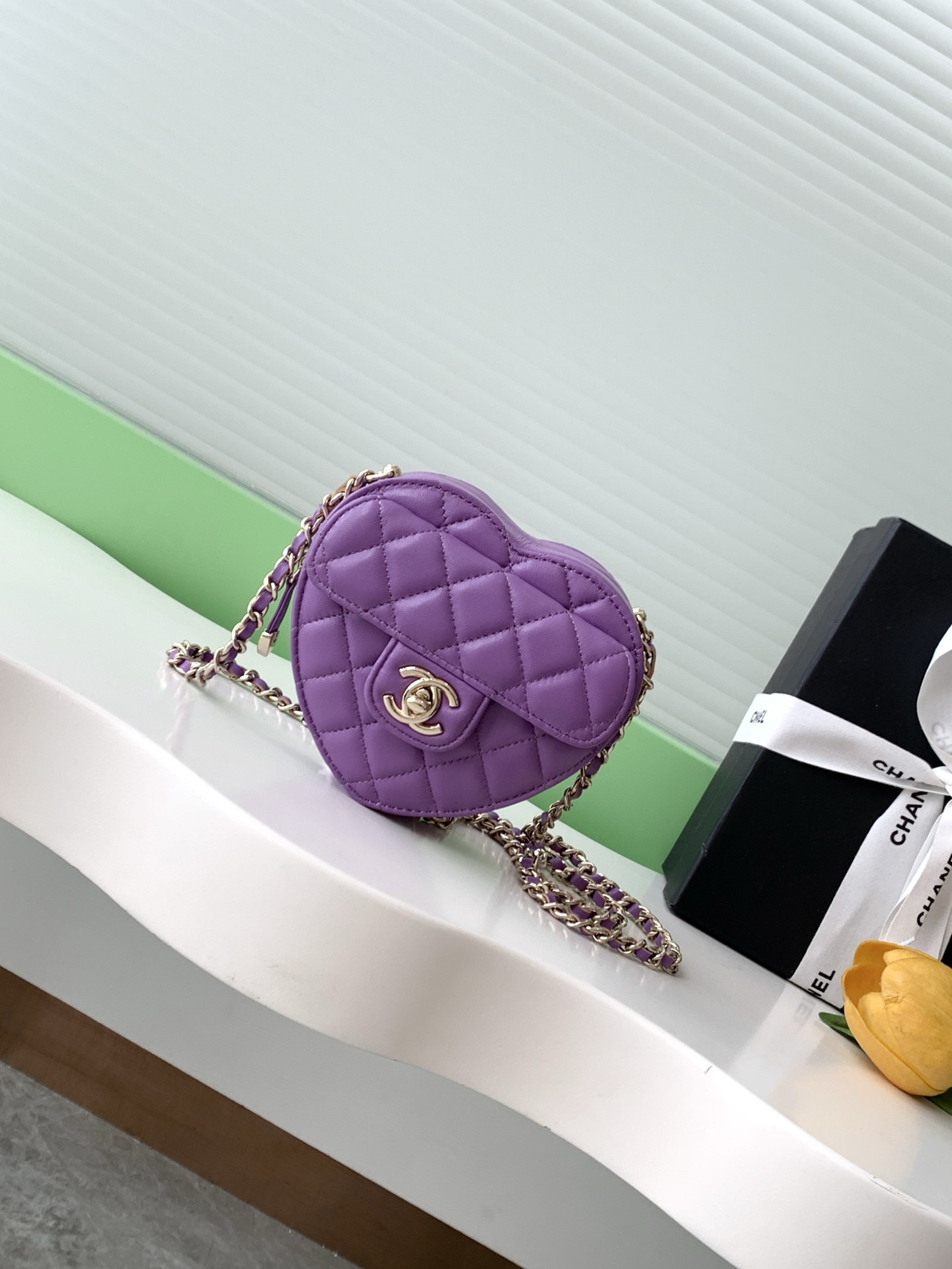 Ch**el mini 22s heart clutch with chain 12x13x5.5cm
