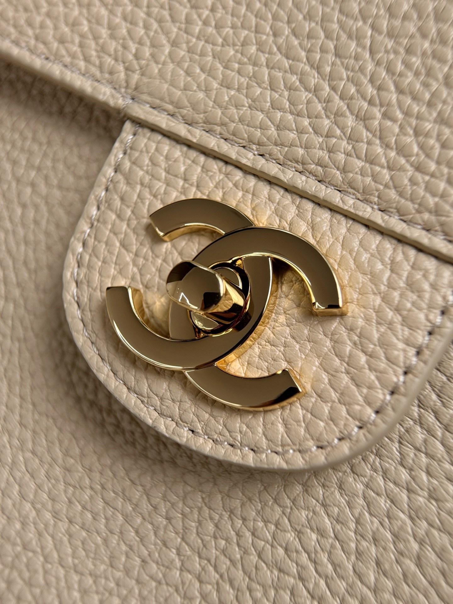 Ch**el Maxi Flap Bag AS6233 26x38.5x11cm
