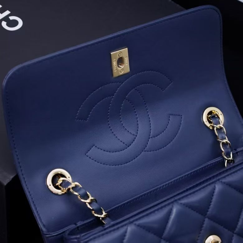 Ch**el flap bag with top handle 17x25x12cm