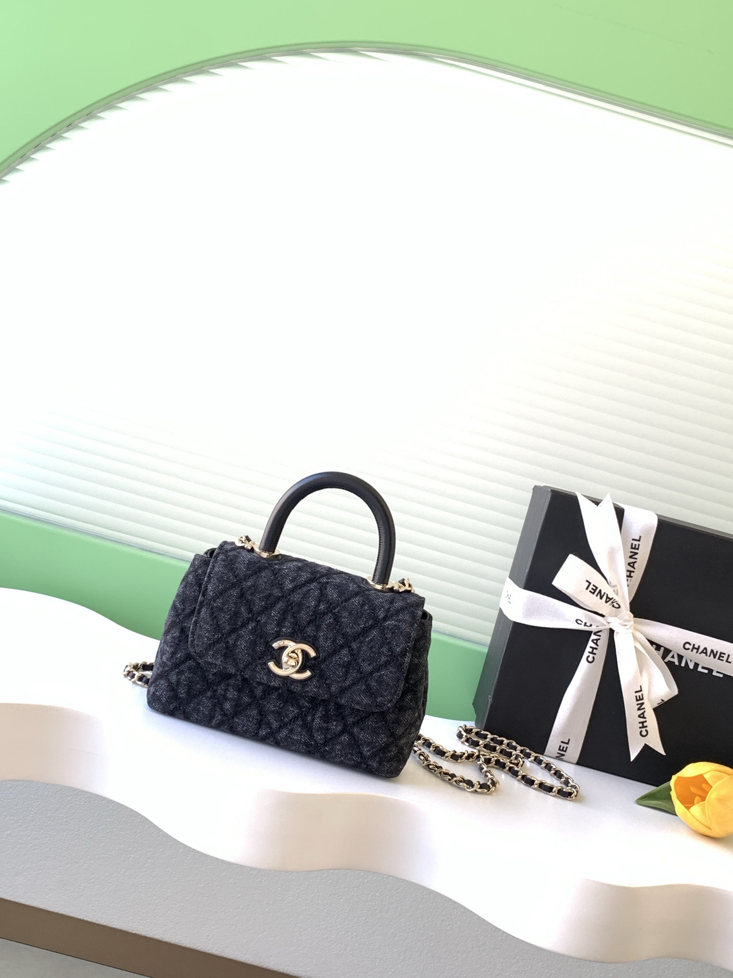 Ch**el coco clutch with chain ap4244 11.5x14.5x5.5cm