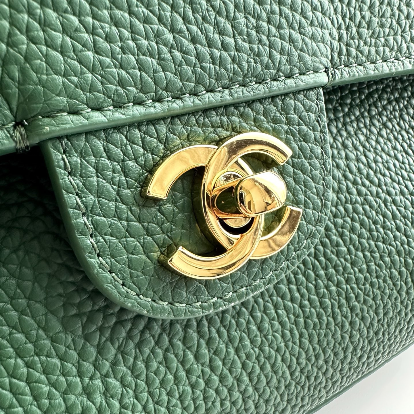 Ch**el Maxi Flap bag Gold hardware AS6231 19.5x32x10cm