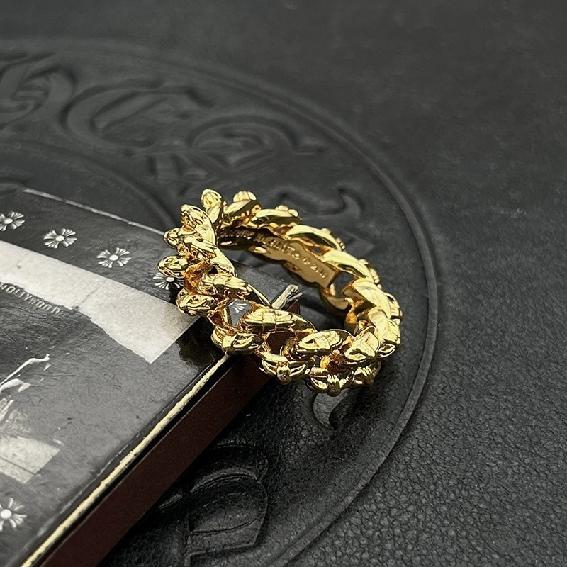 Ch*0me He**ts Twisted Chain Ring