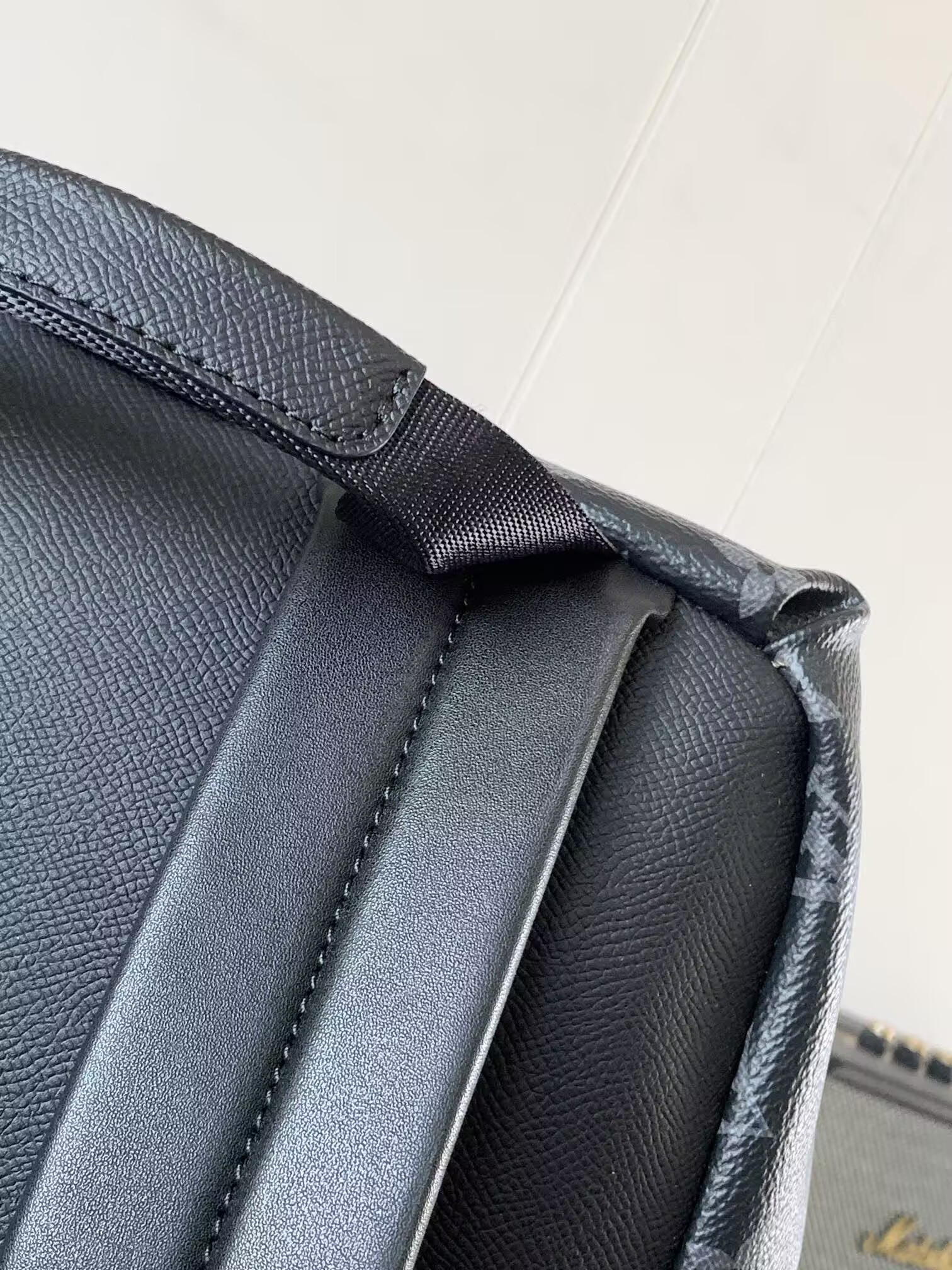 LV Discovery Backpack M30230 40x30x20cm