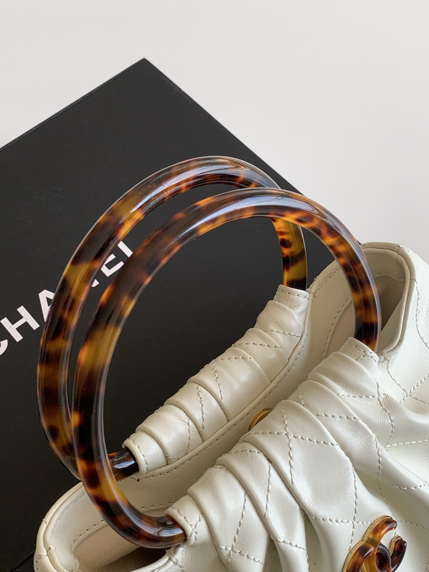 Chanel Pouch AS6022 16x26(included Handle height)x4.5cm